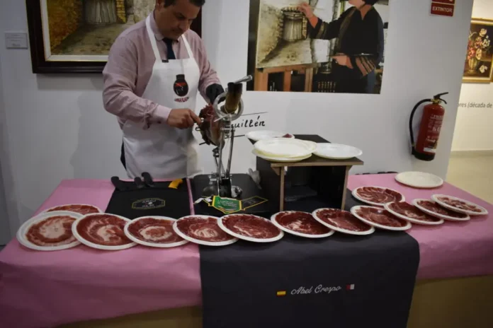 Quintanar de la Orden celebra una cata solidaria a beneficio de ASPRODIQ que une vino, literatura y música