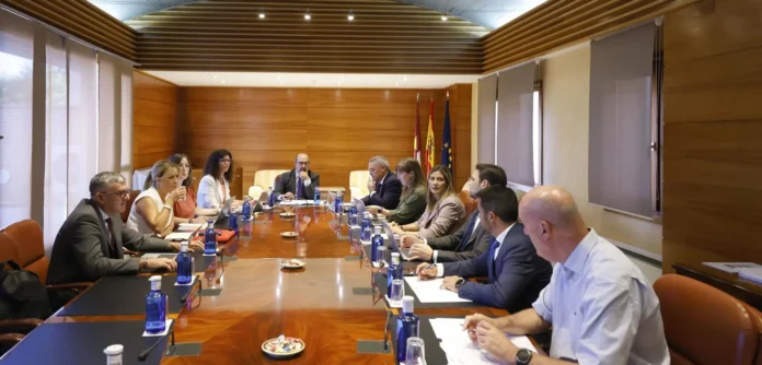 'Techo de gasto' de presupuestos, vivienda e inicio de curso escolar, a debate este jueves en el pleno de las Cortes CLM