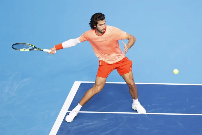 Tenis.- Carlos Alcaraz remonta a Jaume Munar y luchará por el título en Tokio