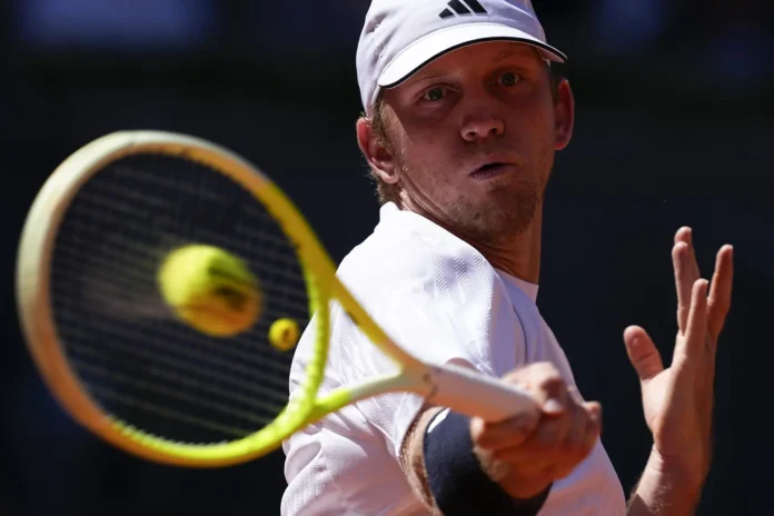 Tenis.- El español Alejandro Davidovich se mete en la final del torneo de Chengdú