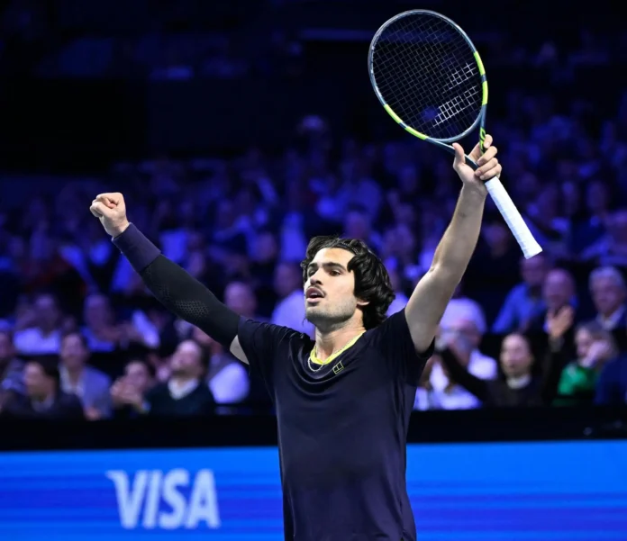 Tenis.- El español Carlos Alcaraz se impone al estadounidense Tommy Paul y se mete en semifinales del torneo de Viena