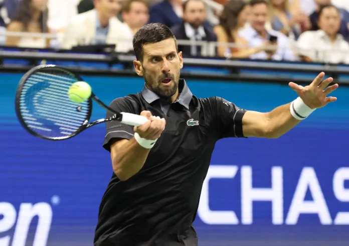 Tenis.- El serbio Djokovic peleará en Pekín por su título 102 tras la descalificación del ruso Medvedev