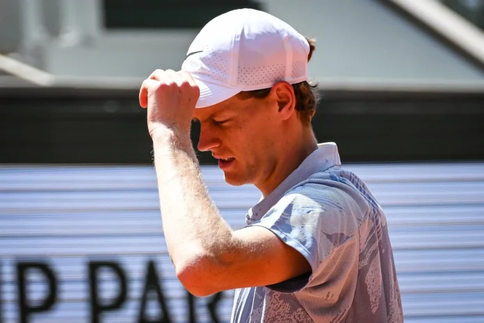 Tenis.- El tenista italiano Jannik Sinner se pierde lo que resta de 2026 y se someterá a un tratamiento de rodilla