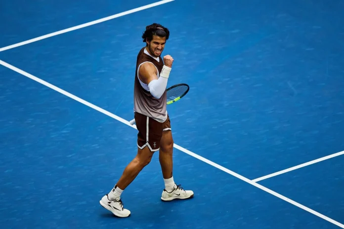 Tenis/US Open.- AV. Carlos Alcaraz vence con firmeza a Tommy Paul y avanza a cuartos de final del US Open