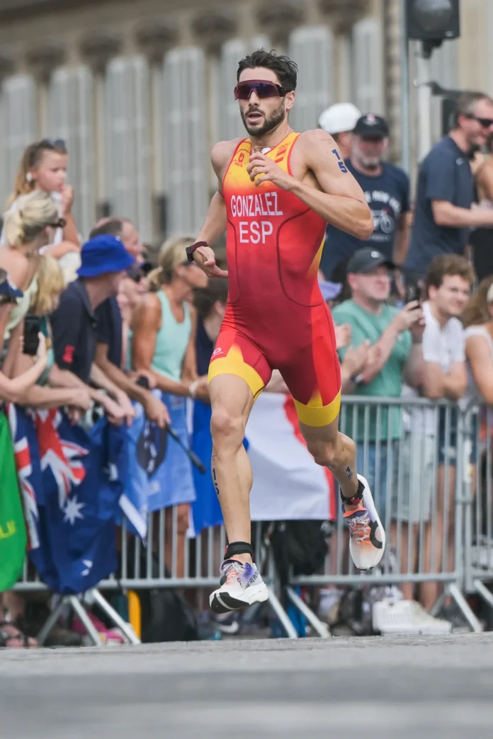 Triatlón.- Alberto González conquista la victoria en la Copa del Mundo de Tongyeong