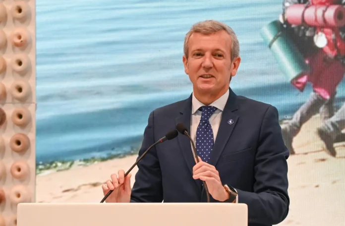 Triatlón.- Alfonso Rueda inaugura las Finales de las Series Mundiales, que reunirán a 5.400 deportistas en Pontevedra