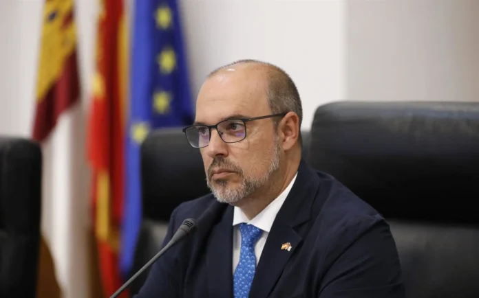 Una diputada del PP es expulsada del pleno de las Cortes de C-LM por no ceñirse al orden del día y hablar de Ceuta