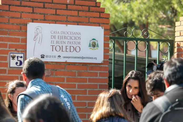 Unos 60 familiares de desaparecidos siguen en la Casa de Ejercicios de Toledo, donde trabajan 27 psicólogos