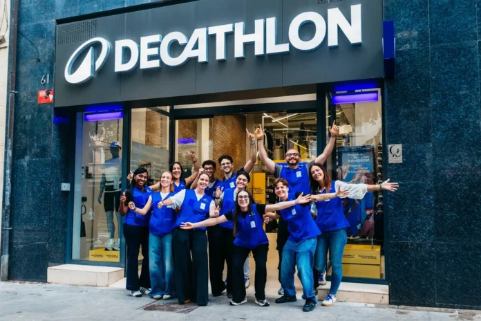 Varios.- Decathlon inaugura este lunes por la tarde su nueva tienda City en el barrio de Sants