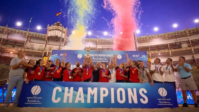 Varios.- España conquista su tercer Mundialito femenino de fútbol playa en Cádiz