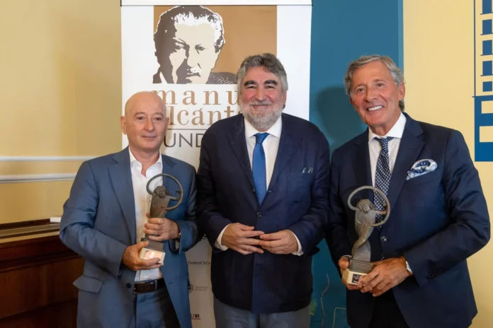 Varios.- Jesús Álvarez y Orfeo Suárez reciben el VIII Premio Nacional de Periodismo Deportivo Manuel Alcántara
