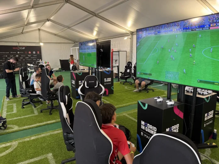 Varios.- Madrid in Game lleva al Metropolitano el torneo híbrido que combina fútbol físico y virtual 'Esports + Sports'