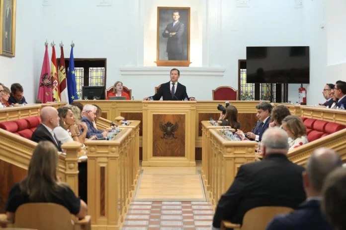 Velázquez avanza la llegada a Toledo de un "gran" Centro de Datos vinculado a la innovación y las nuevas tecnologías
