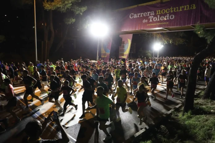Velázquez reivindica el éxito de la Nocturna de Toledo con 6.700 participantes: "la carrera más bonita del mundo"