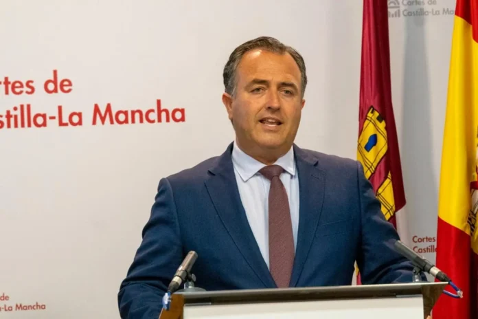 Vox C-LM se alínea con Abascal y pide votar presencialmente por "fraude" en el censo y "triquiñuelas" de Sánchez