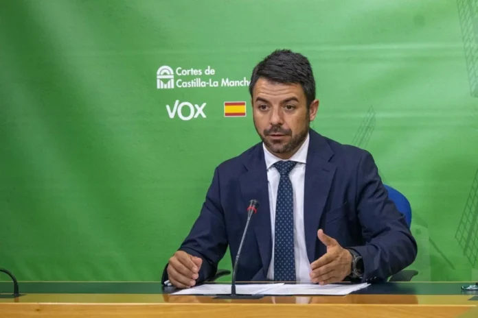 Vox quiere que el consejero de Fomento explique en las Cortes cómo se encuentran las vías de tren en C-LM